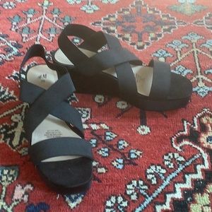H&M black stretchy wide strap platform sandals
